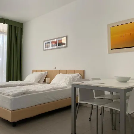 アパートホテル Al Bosco